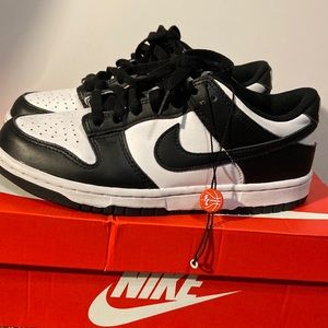 Size 7 GS Panda Nike dunk low